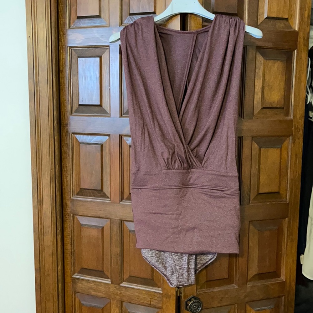 Lululemon Heathered Maroon Leotard. Size 6
